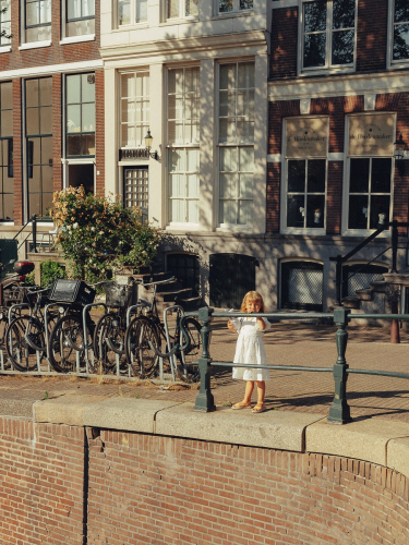 Natural Mother and Daughter Family Photos in Amsterdam