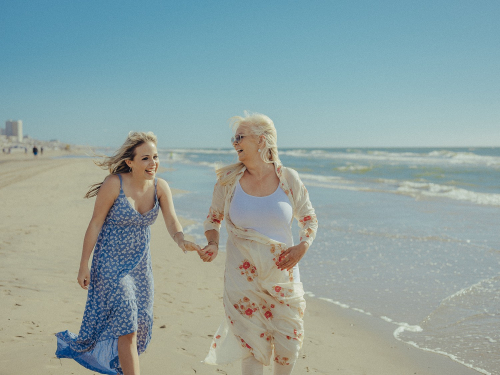 Elegant Mother and Daughter Photo Reportage by the Sea